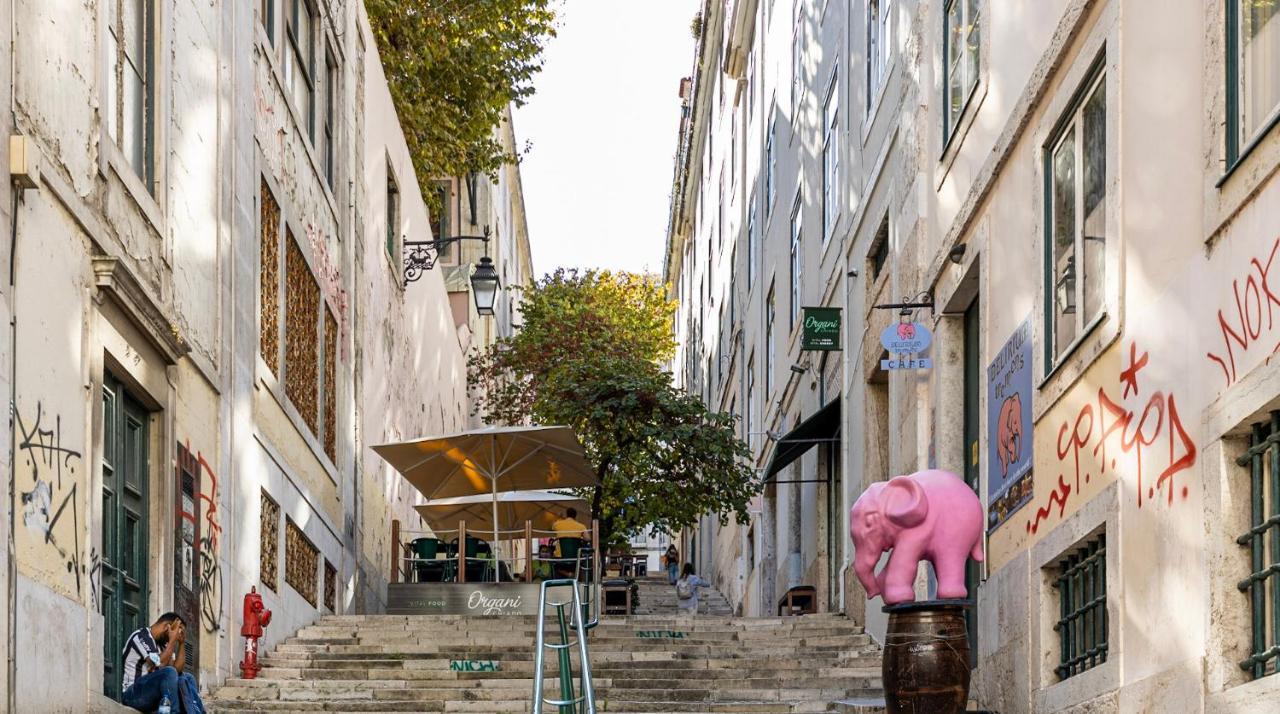 Chiado Apartment With View To The Castle ลิสบอน ภายนอก รูปภาพ