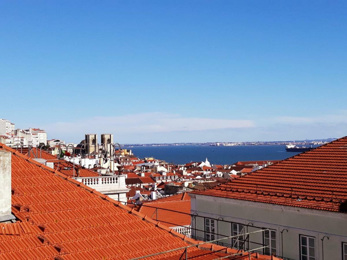 Chiado Apartment With View To The Castle ลิสบอน ภายนอก รูปภาพ