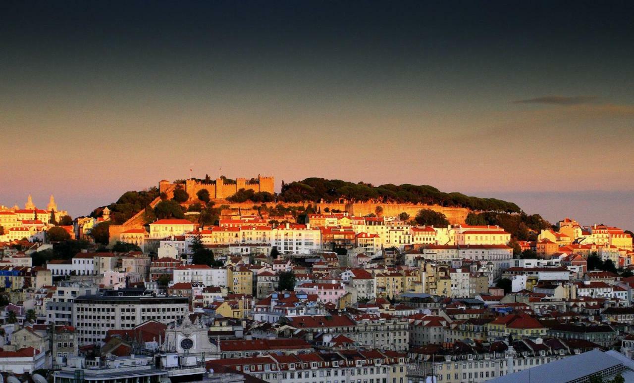 Chiado Apartment With View To The Castle ลิสบอน ภายนอก รูปภาพ